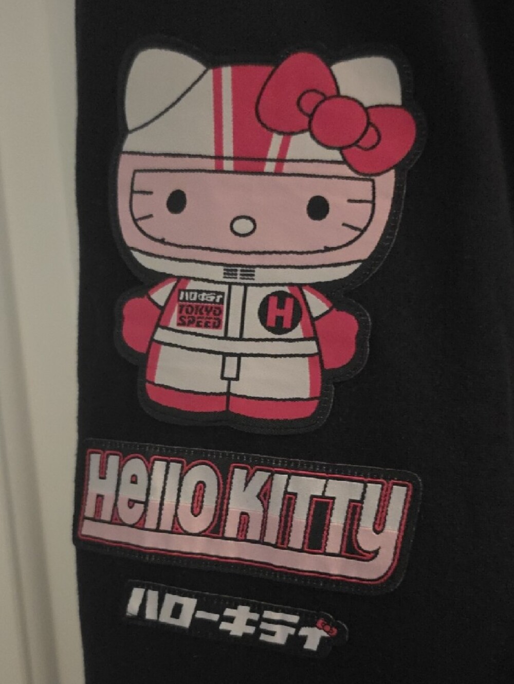 BRAND NEW WITH TAGS Hello Kitty White Face Tag with Pink Bow - Picture 3 of 8